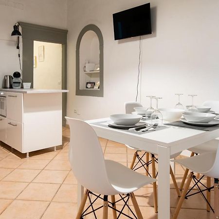 2 Rooms Next To A Market And Piazza Santa Croce - Homeunity Florence Exterior photo