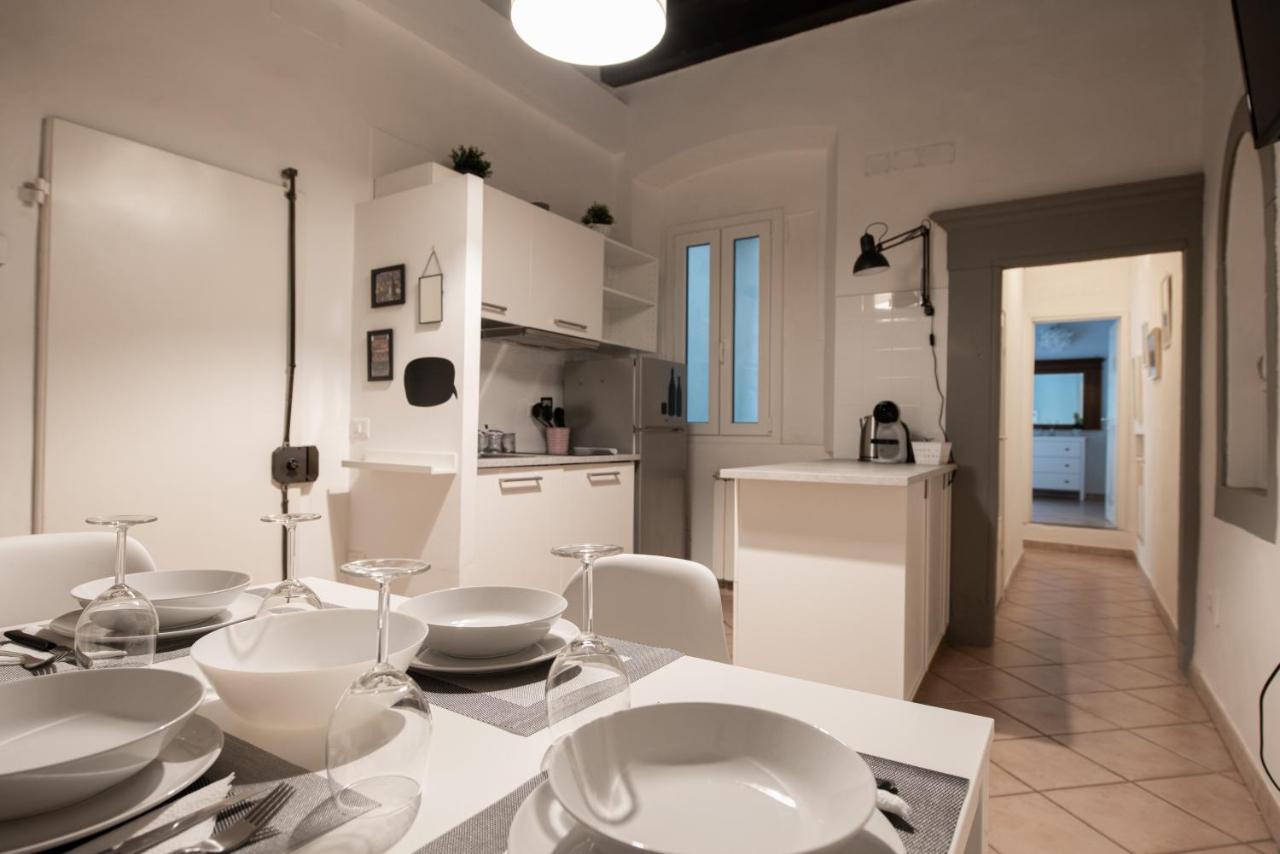2 Rooms Next To A Market And Piazza Santa Croce - Homeunity Florence Exterior photo